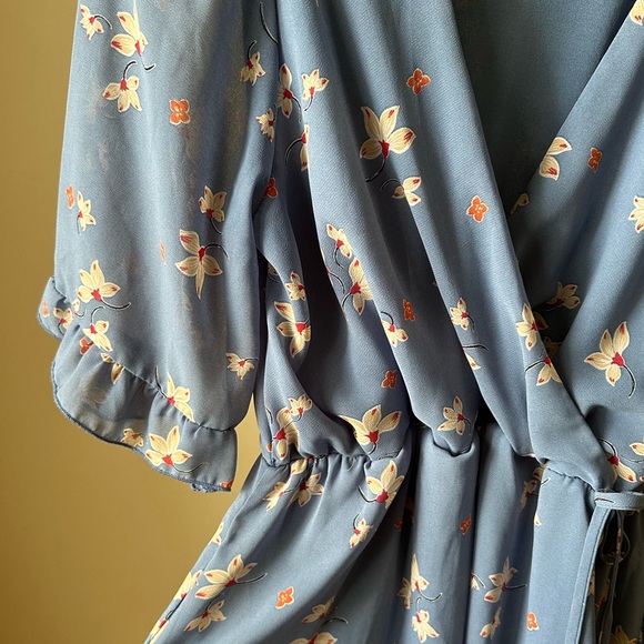Citrus and Lemon blue floral dress. Size small. Great quality. - Picture 2 of 7